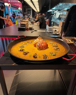 Dabiz Muñoz Instagram - Sunday brunch at @streetxo.dubai !!! 
“Tapas❌⭕️ and the Xef Paellas”
It was spectacular and unique, stay tuned for the upcoming news ❤️❌⭕️🪽