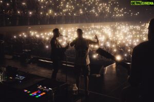 Dag-Alexis Kopplin Instagram - Die zwei Fragezeichen und das Lichtermeer
#sdpdieband #auftour #turnyourlightson #daslichtermeerseidihr