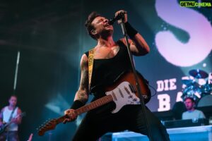 Dag-Alexis Kopplin Instagram - Wenn du als Kind in den Kessel mit Performancewasser gefallen bist…
#sdpdieband #live