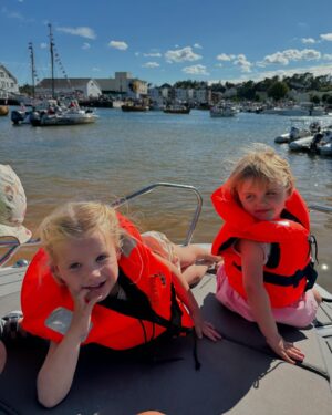 Dag Otto Lauritzen Instagram - St Hans i Grimstad med familie og gode venner :Sol, sommer og båt. Kan det bli bedre 🤩👧👍😍🚤⛵️#grimstad @nordkappboats  @visitgrimstad @stian_lauritzen @line_lauritzen @tiril @andreascarlszon
