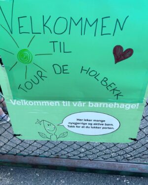 Dag Otto Lauritzen Instagram - Fantastisk sykkeldag sammen med over 50 ivrige barn mellom 3-6 år på @espiraholbekk barnehage i  Grimstad. Full innsats på 2 hjul etter prat om bruk av hjelm og litt om sykling på sykkel/ gangsti. Stor heiagjeng med alle de minste   ansatte. #hverdsgstrim #sykkelglede @espira @vibekela @line_lauritzen @andreascarlszon @tiril @stian_lauritzen