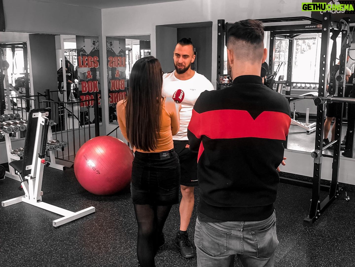 Dagmar Patrasová - 1.7K Likes - Dnes jsme s @pavel_salitros natáčeli rozhovor pro super.cz.📽💪
I když se už Pavel věnuje dalším věcem, tak mi dává rady, jak se udržet fit. Rozhovor jsme udělali stylově ve fitku. 🙈
.
.
#fitness #rozhovor #pavelsalitros #czech #czechgirl #czechboy #prague #posilovna #dnescvicim #dadapatrasova