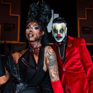 Dahli Instagram - A quick post for gratitude. ⁣
Traveling across the globe with my best friend 🥰 such a wonderful time in London, and Manchester @obsessedintl @5sensesreeling - reunited with one of my favorite people who also took these incredible live shots @capturedbycorinne - Meeting and making new friends and sharing a stage with some real legends. Thank you all 🤡