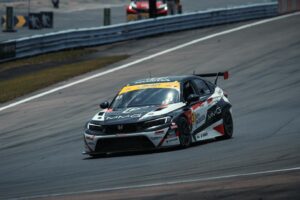 Daijiro Yoshihara Instagram - 🇨🇦 Race Week 🇨🇦 We’re super pumped to be racing at our home track this weekend at Canadian Tire Motorsport Park!

📍 @ctmpofficial 
 
📸 @theghostofmozart 

#pitandpaddock #montrealmotorsportgroup #IMSA #FL5 #HondaRacing #motorsport #imsaracing #michelin #daiyoshihara #karlwittmer