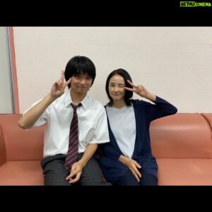 Daiken Okudaira Instagram - だいぶ投稿するのがお久しぶりな気がします。
最高の教師が放送終了してから少し経ちました。
最終回が終わって、いろんな反響がありたくさんの感想とコメントを読ませていただきました。
そして、Huluにて卒業してから2年後の生徒たちの、「拝啓、大人になる貴方へ」が配信されてます。
大人になった3年D組の子達も見てみてください。
いつの日かあげるって言ったオフショットです。

#PR
#最高の教師