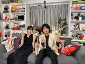 Daiken Okudaira Instagram - 6/21 水曜日　晴れ
こんにちは。奥平です。
六月も下旬になってきました。
あっという間に2023年になって半年経ちました。
本当にあっという間です。
最近で言うと、最高の教師にクランクインしてから、ドラマ撮影がとても楽しいです。
他のキャストの子達も個性豊かな子達ばかりで、みてて楽しいですし、話してても楽しいです。
そして、あと２日で「君は放課後インソムニア」が公開します。
とてもドキドキしています。
そんなところで、明日君ソム公式アカウントにてインスタライブをします。
是非お時間がある方は、見に来てみてください。
@kimisomu_movie

そして、そのインスタライブの後は
TBSテレビ「櫻井・有吉THE夜会」に出演させて頂いてます。
ネメシスぶりに櫻井さんにお会いできてとてと嬉しかったです。
そちらも是非ご覧ください。

TBSテレビ
『櫻井•有吉THE夜会』
6/22(木)22:00〜

#PR
#夜会
#奥平大兼
#Okudaira#daiken
#君は放課後インソムニア