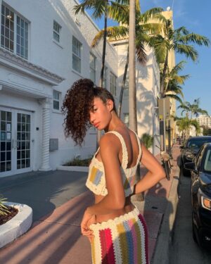 Dakota Moore-Lizotte Instagram - Lately 💕🌴🌹💨🥰