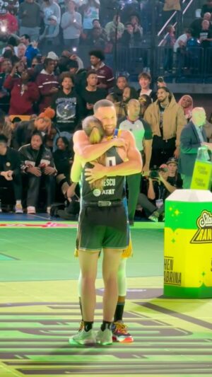 Dale Moss Instagram - This moment between @stephencurry30 & @sabrina_i … WOW!

Did you watch the 3- point shootout? 

#NBA #NBAAllStarWeekend #NBAAllStar #stephcurry #sabrinaIonescu