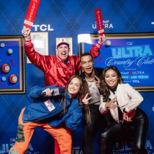 Dale Moss Instagram - Reflecting back on the week in Vegas and it’s hard to put into words how special it was! 

God has definitely been good to me 🙏🏽

Thank you to everyone who made this such an unforgettable Super Bowl experience and thankful for the many new friendships formed after this week! 

Now, after 6 days in Vegas… it’s time to 💤 😂 ✌🏽

#SuperBowl #Chiefs #49ers #Vegas #DaleMoss #NFL
