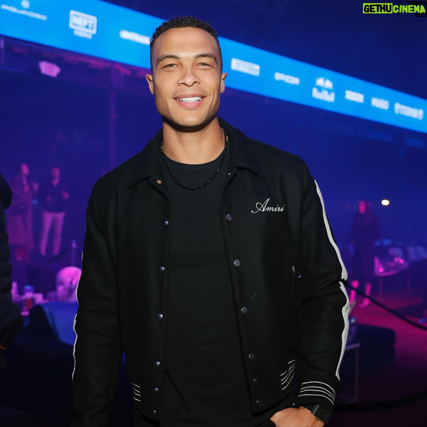 Dale Moss - 3 Likes - Reflecting back on the week in Vegas and it’s hard to put into words how special it was!
God has definitely been good to me 🙏🏽
Thank you to everyone who made this such an unforgettable Super Bowl experience and thankful for the many new friendships formed after this week!
Now, after 6 days in Vegas… it’s time to 💤 😂 ✌🏽
#SuperBowl #Chiefs #49ers #Vegas #DaleMoss #NFL