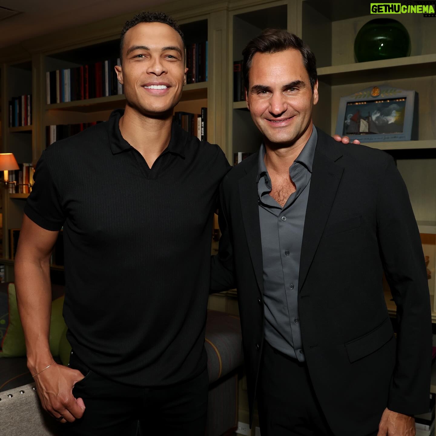 Dale Moss - 3 Likes - FED for the win @rogerfederer 🐐
Great night, great crew and another moment I’ll cherish forever!
🤫 the last pic pretty much sums up the night.
Thanks for the love @primevideo
#Sports #Family #FedererDoc #Entertainment #NYC