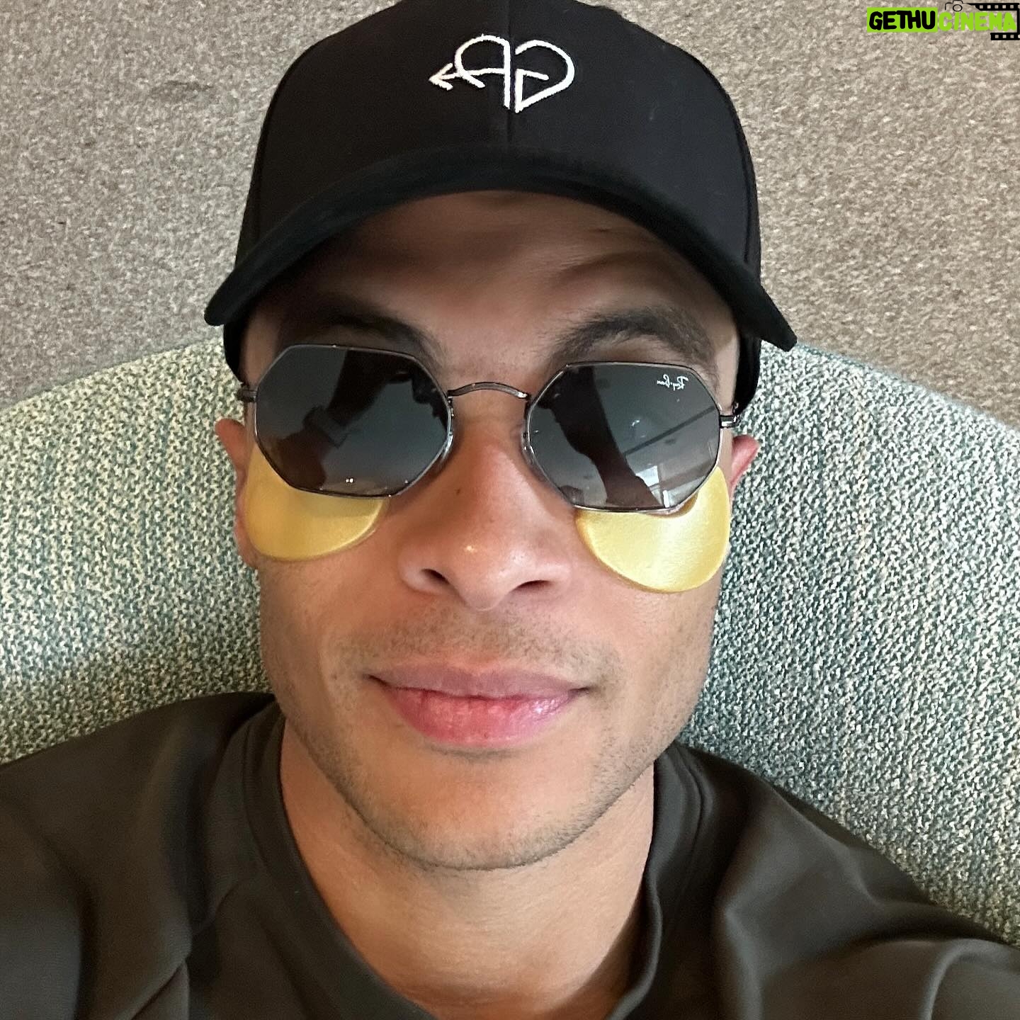 Dale Moss - 3 Likes - Reflecting back on the week in Vegas and it’s hard to put into words how special it was!
God has definitely been good to me 🙏🏽
Thank you to everyone who made this such an unforgettable Super Bowl experience and thankful for the many new friendships formed after this week!
Now, after 6 days in Vegas… it’s time to 💤 😂 ✌🏽
#SuperBowl #Chiefs #49ers #Vegas #DaleMoss #NFL