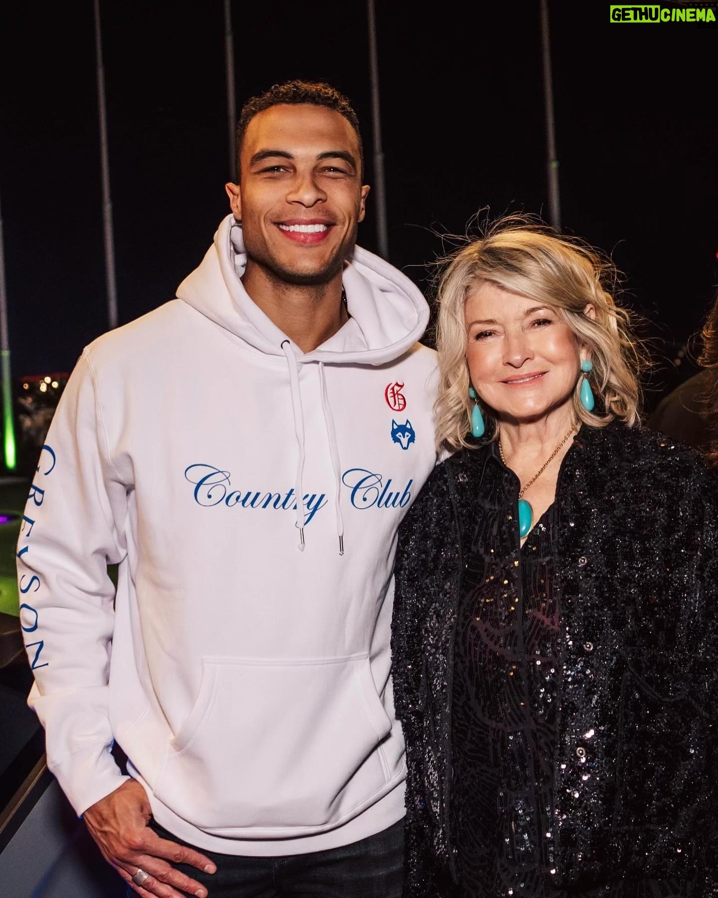 Dale Moss - 3 Likes - And the MVP goes to @marthastewart 🏆!
Lot of memories made this week but this was definitely one of the faves!
#SuperBowl #Vegas #DaleMoss #NFL #MVP