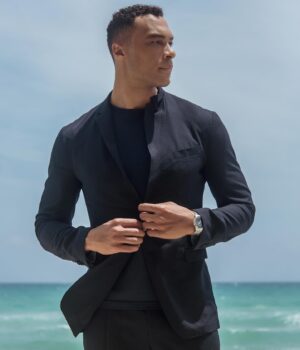 Dale Moss Instagram - Back in modeling game and part of the @soulartistmgmt team! 

Two of my favorites from an incredible shoot with the talented @Scott.Teitler to kickstart this new chapter. Grateful for the journey ahead 🙏🏽 

Which one do you like best?