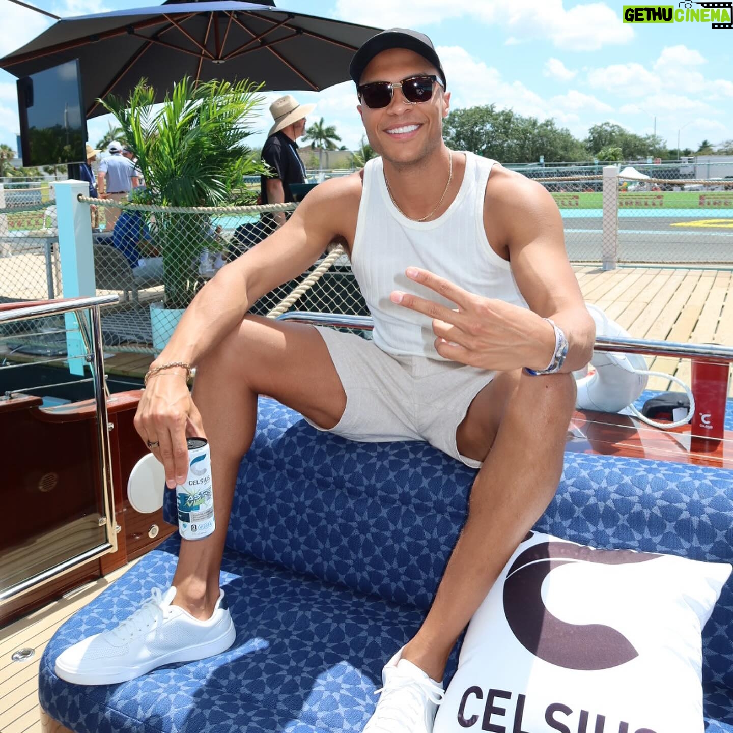 Dale Moss - 3 Likes - Still buzzing from an unforgettable F1 Miami weekend with @celsiusofficial and the best crew! 🏁
Memories made, friendships strengthened… and the cars 💯 😮💨👌🏽
One for the books!
#CELSIUSBrandPartner #CELSIUSLiveFit #F1 #Miami #DaleMoss #Racing #MiamiGP #PhotoDump