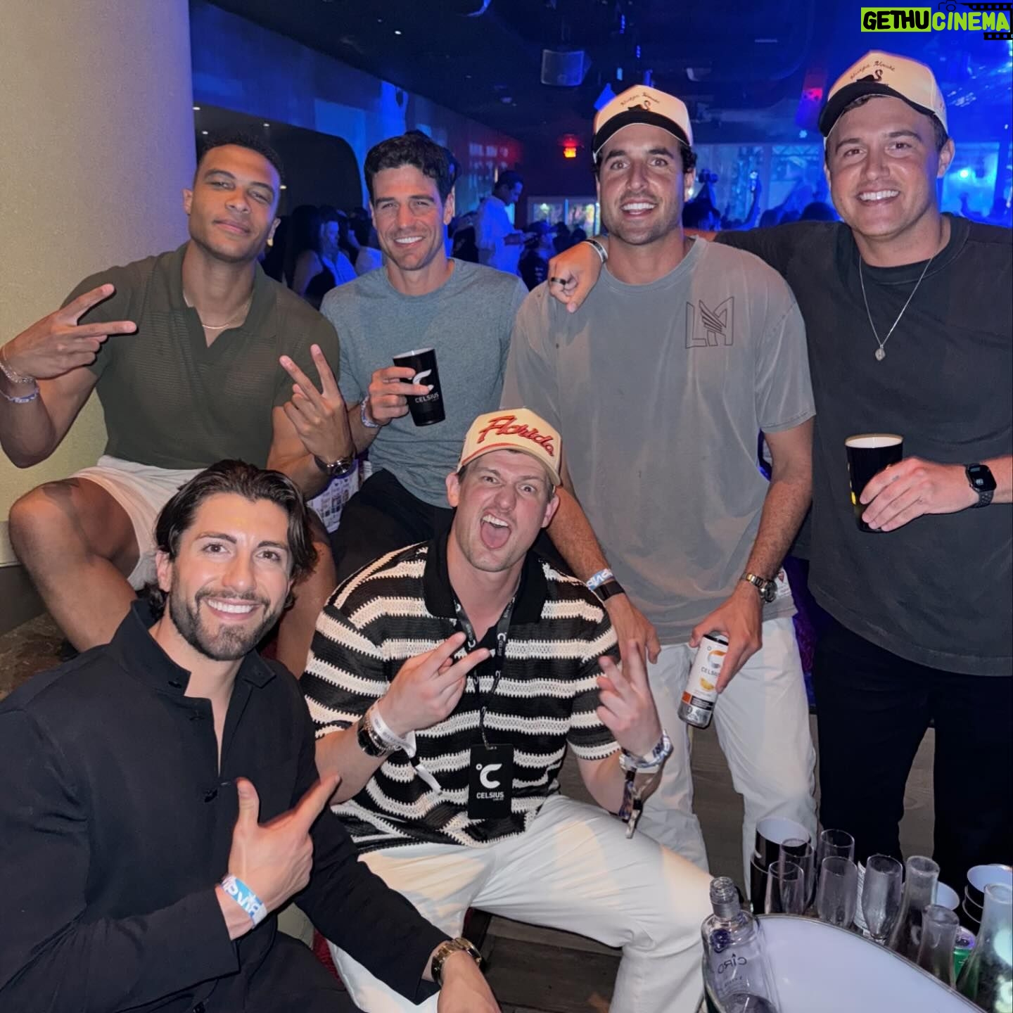 Dale Moss - 3 Likes - Still buzzing from an unforgettable F1 Miami weekend with @celsiusofficial and the best crew! 🏁
Memories made, friendships strengthened… and the cars 💯 😮💨👌🏽
One for the books!
#CELSIUSBrandPartner #CELSIUSLiveFit #F1 #Miami #DaleMoss #Racing #MiamiGP #PhotoDump