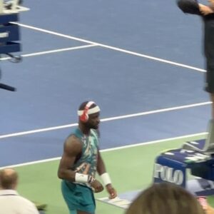 Dale Moss Instagram - Got to see one of the biggest matches of the week with Ben Shelton advancing to today’s @usopen semifinals thanks to the @greygoose fam.

Always one of the favorite times of year especially when I can enjoy it with friends.

Who y’all got advancing? 

#GreyGoosePartner #HoneyDuece #Tennis #DaleMoss #USOpen