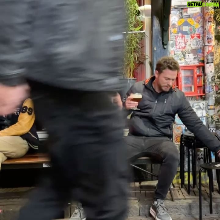 Dalton Rangel - 1.5K Likes - Alguns momentos em Amsterdam em carrossel na Timeline.
1. Passeando pelos canais
2. Nat cakes posando com as bikes
3. O melhor StroopWafle que provei na vida!
4. Bar aleatório e cervejas maravilhosas
5. Transporte público. O meio de transporte mais eficiente na Holanda
6. Queijo, queijo e queijo! São muitas lojas espalhadas pela cidade
7. Heineken Expirience é um show
8. Com amigos no Ciecones
9. Pulitzer’s Bar / super recomendo!
10. Quais são as probalidades de encontrar um amigo nas ruas de Amsterdã? Pois aconteceu! @cheflucascorazza ❤️