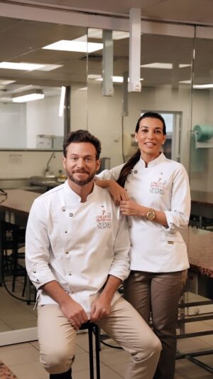 Dalton Rangel Instagram - Que alegria e honra sermos jurados desse concurso incrível, que vai eleger o melhor aluno de Gastronomia de São Paulo! Nessa primeira etapa visitamos 8 faculdades e escolhemos uma dupla de Cada para a grande Final que será em agosto!! Obrigada @gowheregastronomiaoficial  pelo convite!!! E como sempre nossa Dolma @capobellaoficial 😍