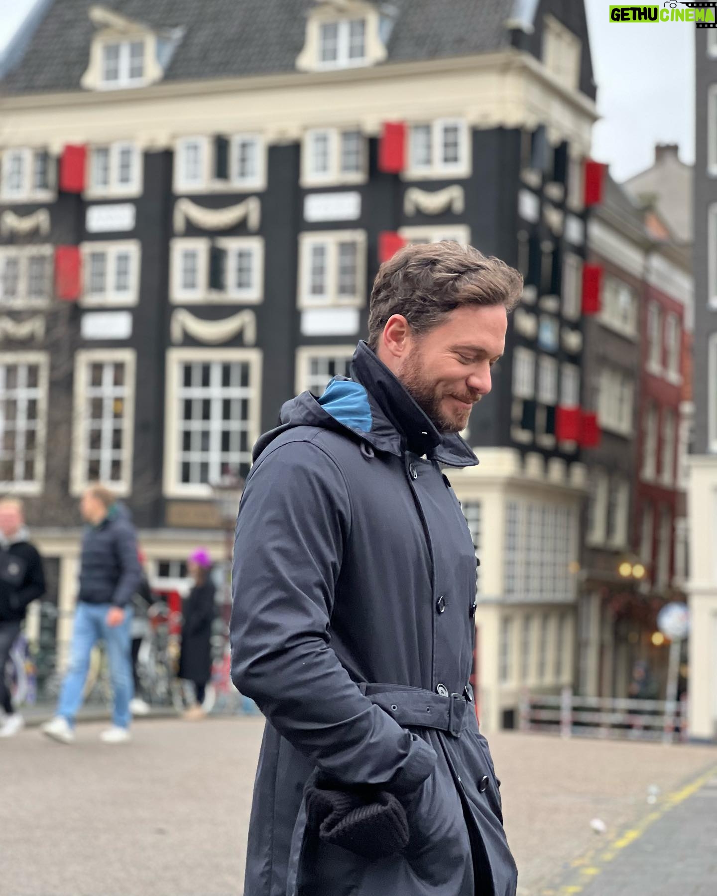 Dalton Rangel - 1.5K Likes - Alguns momentos em Amsterdam em carrossel na Timeline.
1. Passeando pelos canais
2. Nat cakes posando com as bikes
3. O melhor StroopWafle que provei na vida!
4. Bar aleatório e cervejas maravilhosas
5. Transporte público. O meio de transporte mais eficiente na Holanda
6. Queijo, queijo e queijo! São muitas lojas espalhadas pela cidade
7. Heineken Expirience é um show
8. Com amigos no Ciecones
9. Pulitzer’s Bar / super recomendo!
10. Quais são as probalidades de encontrar um amigo nas ruas de Amsterdã? Pois aconteceu! @cheflucascorazza ❤️