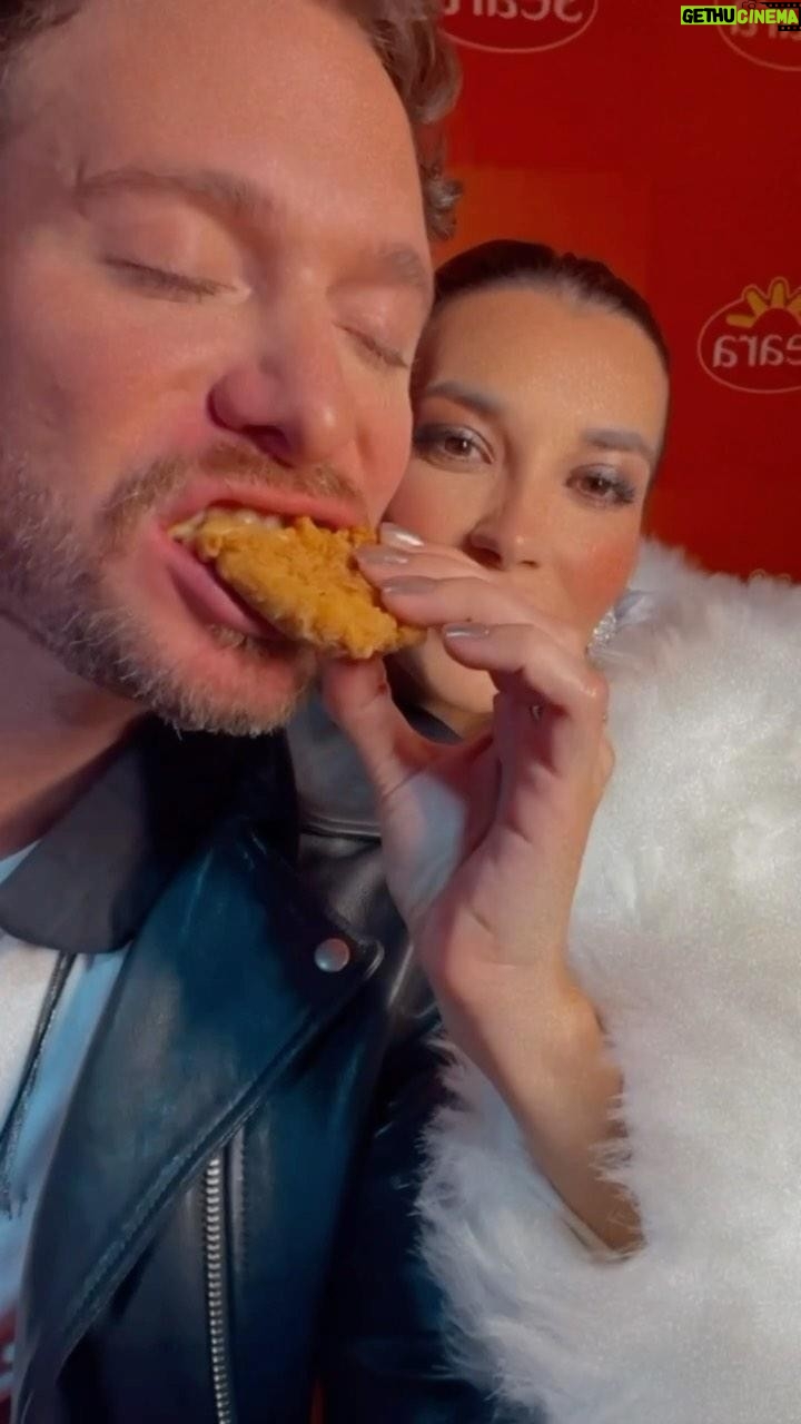 Dalton Rangel - 2.7K Likes - Croc croc, essa é a primeira sensação que os Frangos Crocantes Seara te proporcionam. E no Point Crocante Seara, no The Town, conhecemos o “crocantômetro”. Que espetáculo é captar o som da sua mordida com muita crocância. Você que perdeu o festival, não se preocupe. Os Frango Crocantes Seara estão te esperando no mercado mais próximo. Morda e surpreenda-se.
#SearaNoTheTown #Publi