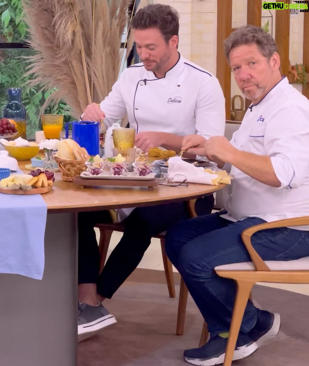 Dalton Rangel - 1.9K Likes - A Final do Que Delicia, consagrou Bruno, @preto_na_cozinha , como Campeão. Estou muito feliz com a realização dessa segunda edição, de um grande capítulo da minha vida! @delicia , foi uma temporada muito especial e como a Ana disse durante o programa, precisamos de uma nova edição, cheia de emoção e cremosidade 💙