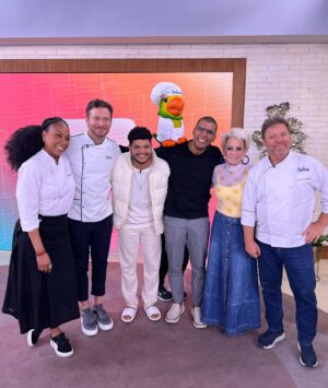 Dalton Rangel Instagram - A Final do Que Delicia, consagrou Bruno, @preto_na_cozinha , como Campeão. Estou muito feliz com a realização dessa segunda edição, de um grande capítulo da minha vida! @delicia , foi uma temporada muito especial e como a Ana disse durante o programa, precisamos de uma nova edição, cheia de emoção e cremosidade 💙
