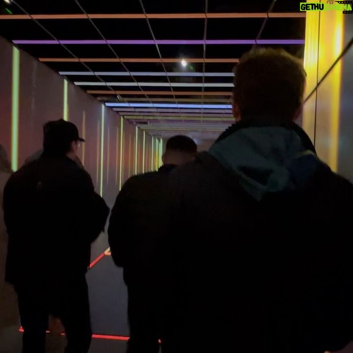 Dalton Rangel - 1.5K Likes - Alguns momentos em Amsterdam em carrossel na Timeline.
1. Passeando pelos canais
2. Nat cakes posando com as bikes
3. O melhor StroopWafle que provei na vida!
4. Bar aleatório e cervejas maravilhosas
5. Transporte público. O meio de transporte mais eficiente na Holanda
6. Queijo, queijo e queijo! São muitas lojas espalhadas pela cidade
7. Heineken Expirience é um show
8. Com amigos no Ciecones
9. Pulitzer’s Bar / super recomendo!
10. Quais são as probalidades de encontrar um amigo nas ruas de Amsterdã? Pois aconteceu! @cheflucascorazza ❤️