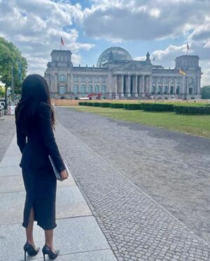 Dambisa Moyo Instagram - Berlin! Managed to squeeze in a visit to the beautiful Brandenberg Gate and the Reichstag before heading into meetings this morning 🇩🇪 

#DambisaMoyo