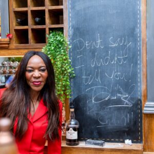 Dambisa Moyo Instagram - It was a privilege to speak at the @CambridgeUnion yesterday alongside @queens_college President @mohamed.el.erian. 

During our discussion, we covered a variety of topics, from the global economy and environmental trends to AI and geopolitics. I also had the opportunity to share some of my personal life experiences with the audience.

Thank you for having me, it was a pleasure to be there. 

📷 @NordinCatic

#DambisaMoyo #CambridgeUnion