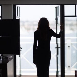 Dambisa Moyo Instagram - Out now: My recent interview for Brunswick Group Review. 

The Global Economy is in for some tumultuous times ahead given the current state of affairs:

*Artificial Intelligence
*US Elections
*China

See link below in bio: 
https://review.brunswickgroup.com/article/dambisa-moyo-interview/

#economy #geopolitics #artificialintelligence