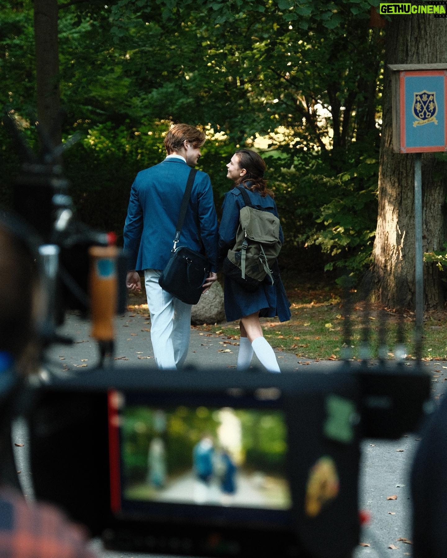 Damian Hardung - 102.7K Likes - „Jeder Mensch hat eine Welt voller Möglichkeiten verdient.“ - Meet Ruby und James aus dem Roman Save Me von Mona Kasten #SaveMe @harriet.herbigmatten @primevideode @ufa_production @monakasten | pics by @ole.burgemann / Stephan Rabold