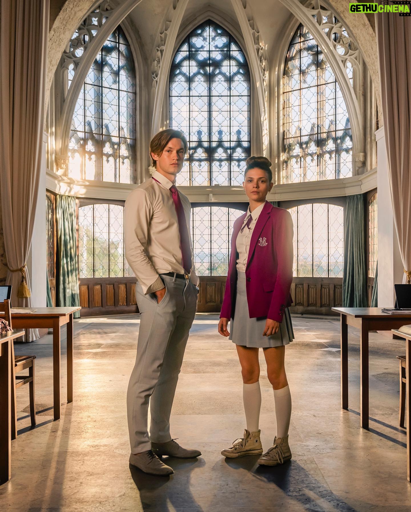 Damian Hardung - 102.7K Likes - „Jeder Mensch hat eine Welt voller Möglichkeiten verdient.“ - Meet Ruby und James aus dem Roman Save Me von Mona Kasten #SaveMe @harriet.herbigmatten @primevideode @ufa_production @monakasten | pics by @ole.burgemann / Stephan Rabold