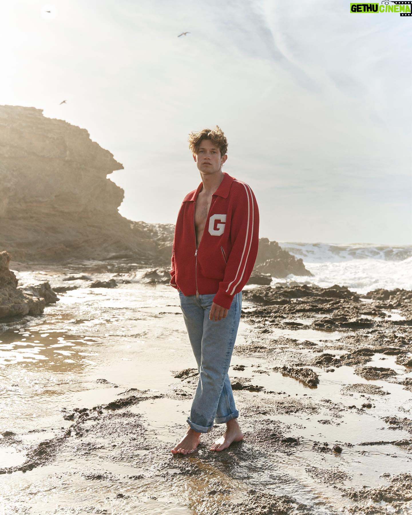 Damian Hardung - 168.7K Likes - So @gant gave @eno.de.wit and me the opportunity to take their collection abroad and play around with it. This is what we did with it. #ad/anzeige #gant
pictures: @eno.de.wit
in co-production w/ @_julia_preiss_