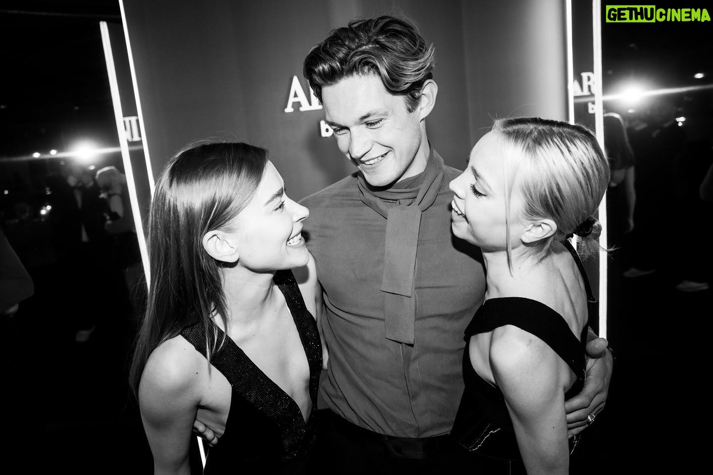 Damian Hardung - 63.9K Likes - anzeige || one serious, one for the fam
thanks for having me around this berlinale @armanibeauty #makeup