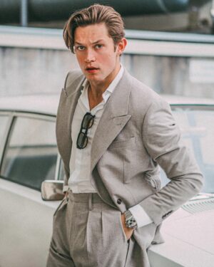 Damian Hardung Instagram - Happy belated New Years ✨ Starting right into 2023 shooting with @lena.faye