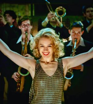 Damian Hardung Instagram - STELLA. EIN LEBEN. | Ein wirklich harter, sicherlich kontroverser Film, in dem Opfer und Täterrollen verschwimmen und der deutlich macht warum nie wieder keine Floskel sein darf. Ab heute im Kino. |  #stellaeinleben #paulabeer @jannisniewoehner_official @katjariemann @lukas_miko_actor @joelbasmanofficial @damianhardung @gerdy_zint @maeverua @kilian.riedhof @studio.hamburg.produktion @sevenpictures_film @amaliafilm_gmbh @dor_film @gretchenfilm @dcmfilm @contrastfilm.ch @medienboard @moinfilmfoerderung @filmedienrw @fffbayern @mfg_bw @film_commission_mv @nordmedia_ @majestic.film @paramount_pictures_germany