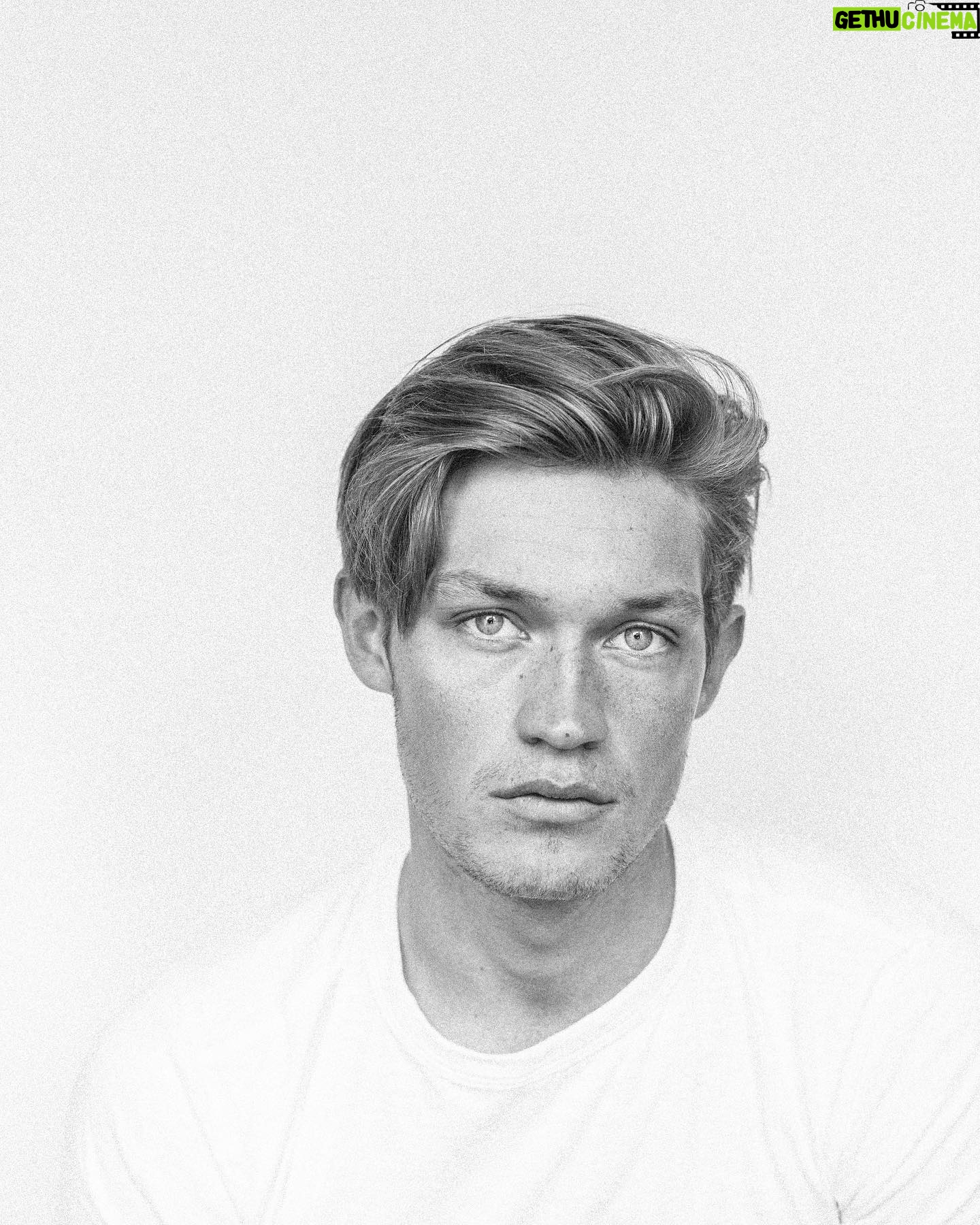 Damian Hardung - 46.7K Likes - Black n White | thank you @maxsonnenschein_official for the lovely time!