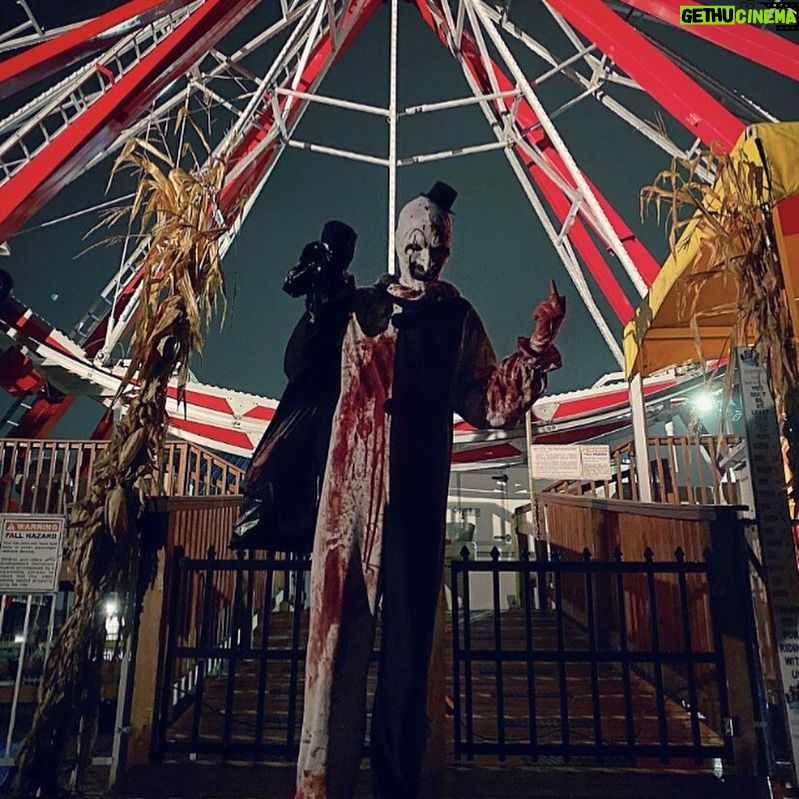 Damien Leone - 5.4K Likes - Happy Halloween 🎃🤡 #terrifier2 #arttheclown #halloween #happyhalloween #trickortreat #terrifier