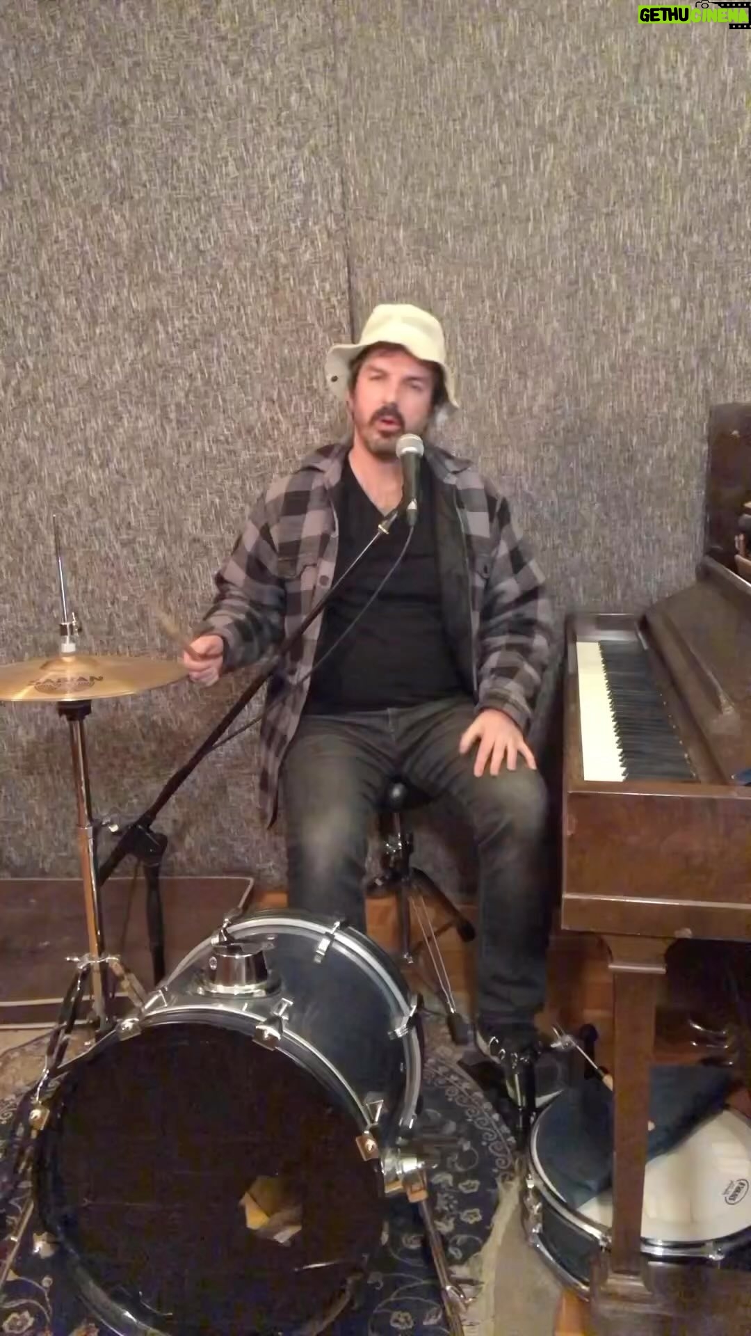 Damien Robitaille - 1.4K Likes - INSANE IN THE BRAIN • @cypresshill
C’est le Vendredi Fou !!
A little Black Sunday for #BlackFriday, or as we call it here in Quebec : “Vendredi Fou” = Crazy Friday !