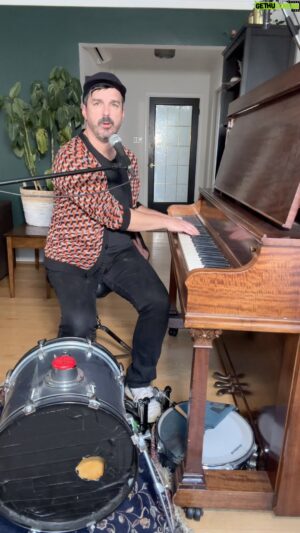 Damien Robitaille Instagram - I GOT YOU (I FEEL GOOD) • James Brown

Song of the Day / Chanson du Jour #323