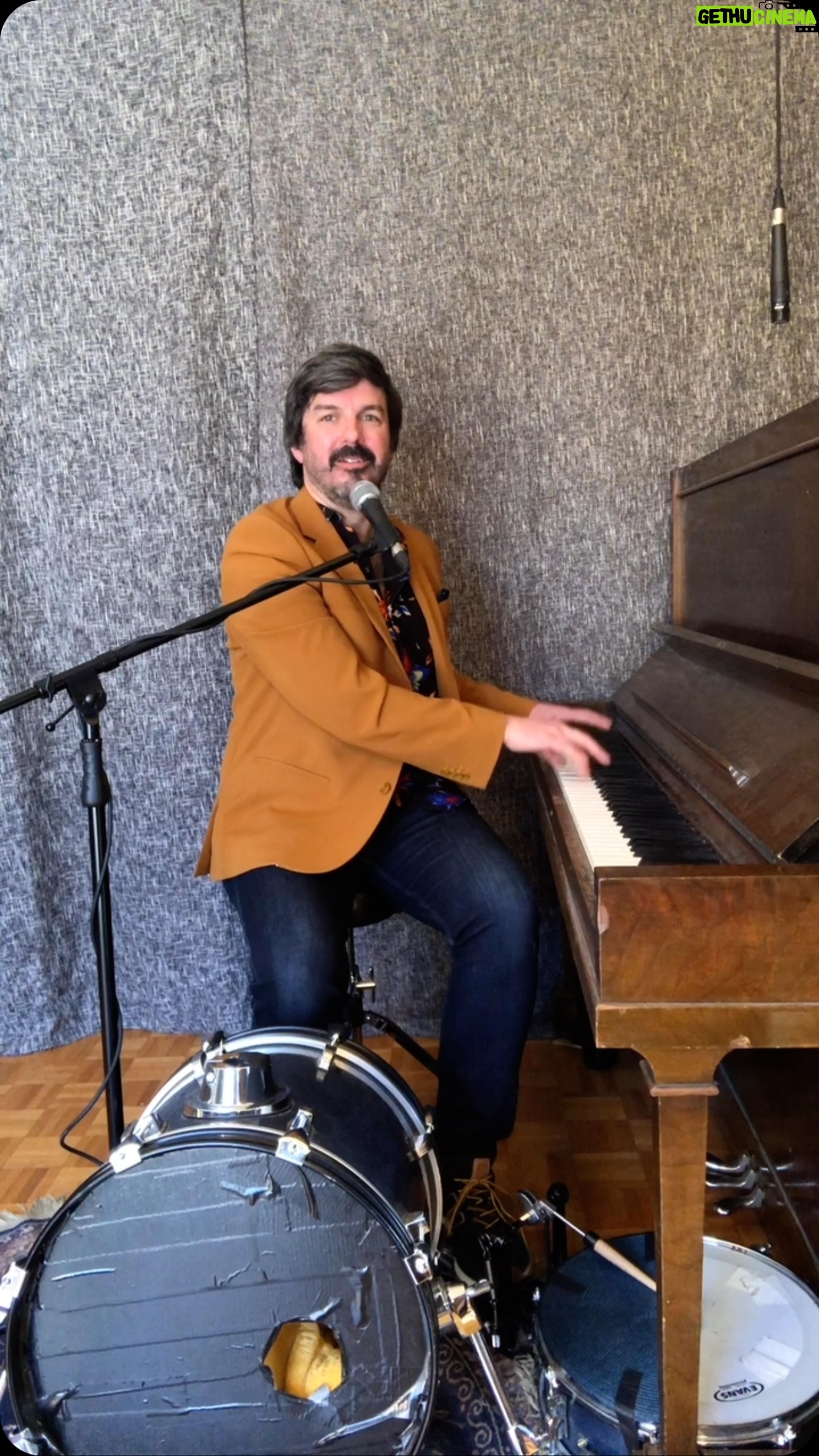 Damien Robitaille - 1.3K Likes - MR. BLUE SKY • Electric Light Orchestra