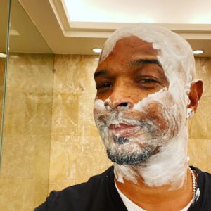 Damon Wayans Instagram - Getting ready for a good shave #pregameroutines @stressfactory #soldoutshows