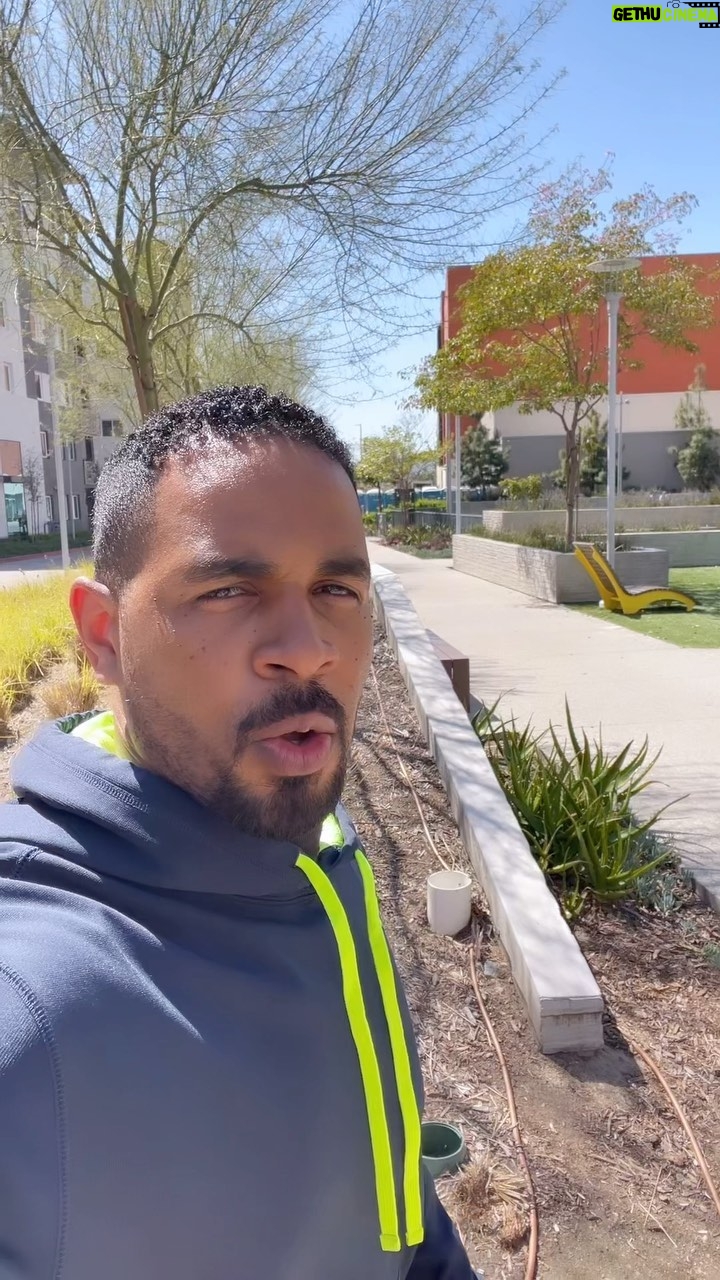 Damon Wayans Jr. - 7.4K Likes - Probably my first and last time vlogging.
#Thatwasruff
#comedy
#comedyreels
#dogsofinstagram
@officialnacyamarreiro