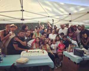Damon Wayans Jr. Instagram - Family day 😎

Way too many wayans :)