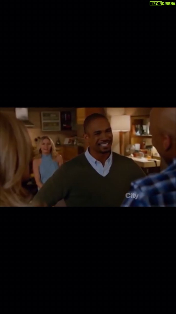 Damon Wayans Jr. - 11.7K Likes - #throwbackthursday
This scene was fun to shoot. Casey and Elisha kept laughing in the background, messing up takes. And I loved every moment of it.
#HappyEndings
#Beyonce