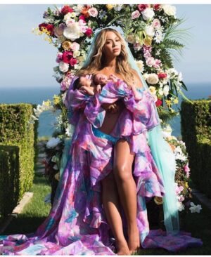 Damon Wayans Jr. Instagram - Beyoncé. I love you. Relax.