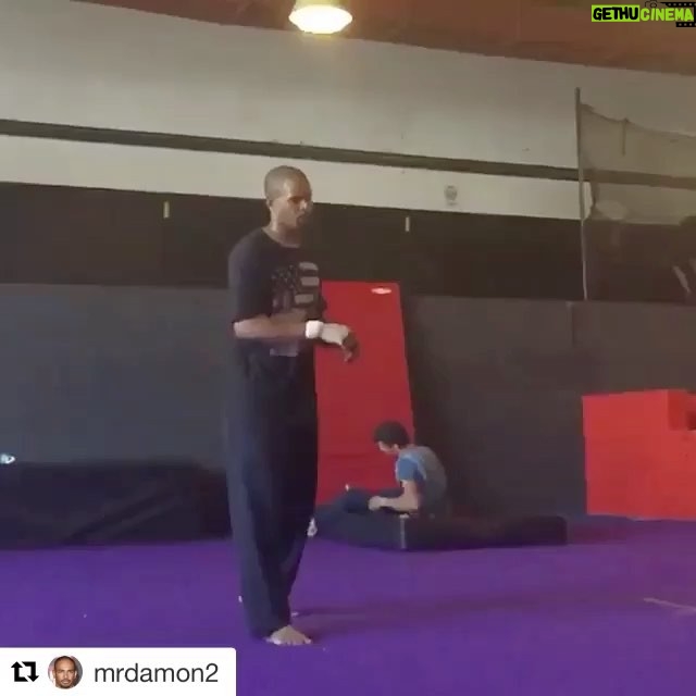 Damon Wayans Jr. - 17.9K Likes - #Tbt My cork clean tho 😎
Need to get back in the gym