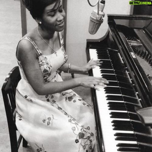 Damon Wayans Jr. - 13.6K Likes - Rest well, beautiful lady. Thankful for your music 😢. #arethafranklin