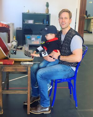 Dan Amboyer Instagram - First time ever visiting Papa at work 🥹🎭 #rehearsal #playtime @barringtonstage